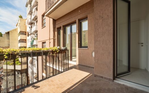 TRILOCALE NUOVO CON TERRAZZO IN ZONA MAGGIOLINA, MILANO