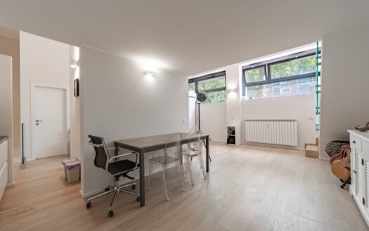 THREE-ROOM APARTMENT, VIALE CAMPANIA, SUSA, MILAN