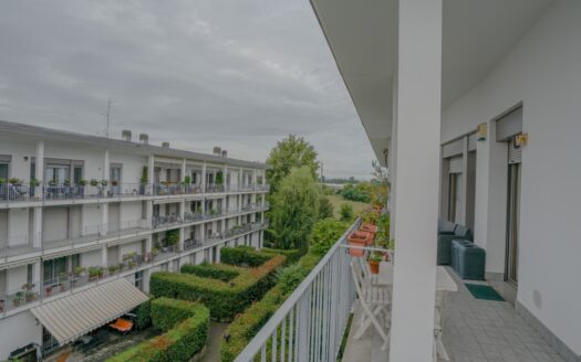 TRILOCALE CON BALCONE VIA SANDRO PERTINI SETTIMO MILANESE MILANO