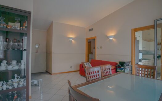 TRILOCALE CON BALCONE VIA SANDRO PERTINI SETTIMO MILANESE MILANO