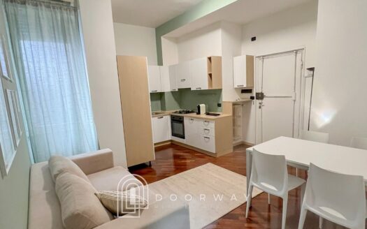 BILOCALE CON BALCONE A PORTA VITTORIA MILANO