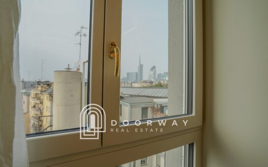 Elegante Bilocale Panoramico in Piazza della Repubblica con Vista Skyline