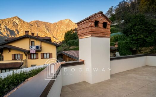 ZOGNO, VISTA SULLE MONTAGNE E CAMINO: CASA VACANZE